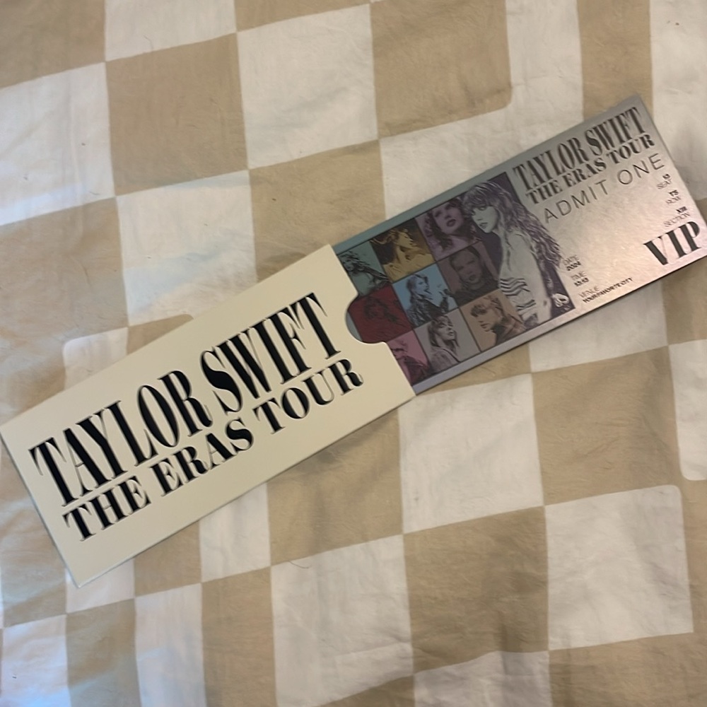 Taylor Swift Eras Tour VIP Box - Picture 8 of 10